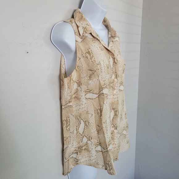 Equipment Women's Small 100% Silk Tan White Snakeskin Sleeveless Blouse Button - Picture 5 of 8